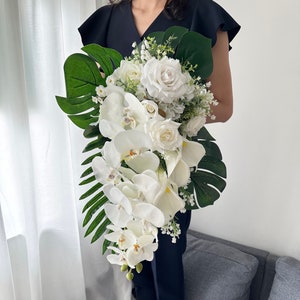 Kaskadowa biała róża, orchidea, lilia calla, monstera bukiet ślubny sztuczne/białe orchidee i liście palmowe tropikalny letni bukiet ślubny
