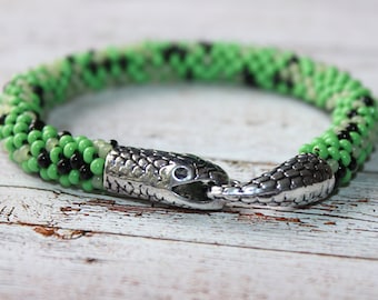 Snake bracelet Green snake Unisex Beaded jewelry Green snake Animal jewelry Reptile jewelry Serpent bracelet Halloween Green Pit Viper
