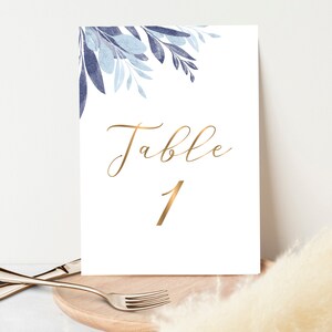 Tarjetas con numero de mesa para celebración de primera comunión de niño, decoración para mesa de comunión imprimible, ramas azules - CF81