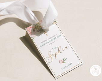 Può includere: Etichetta di favore bianca con bordo dorato e design floreale. Il testo recita "Grazie per aver reso la mia Prima Comunione così speciale! Con affetto, Sophia 4 maggio 2020".
