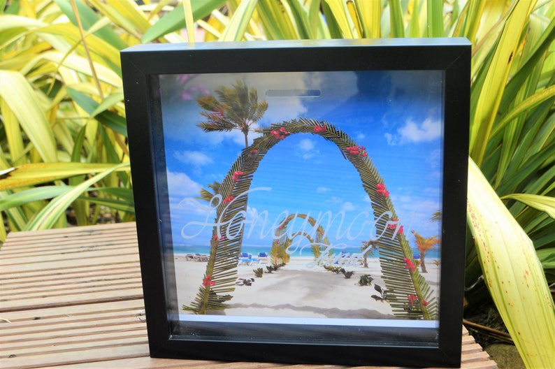 Personalised honeymoon savings box image 2