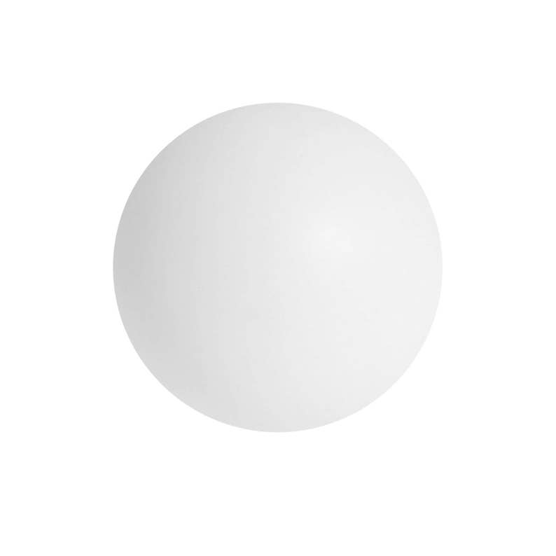 K&ouml;nnte beinhalten: Ein wei&szlig;er Tischtennisball.