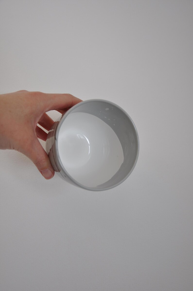 Handgjord keramisk suckulentkruka, ljusgrå med svarta stänk bild 9