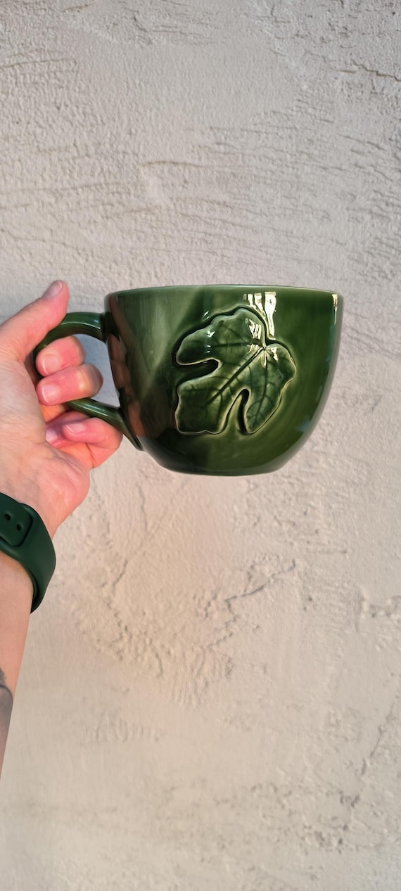 Handmade British Green Ceramic Mug with Fig Leaf – Large 600ml Pottery Cup, Nature Inspired Gift, Big Tea Coffee Mug