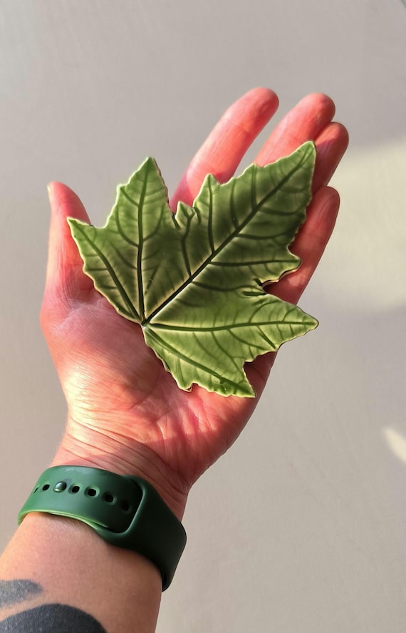Handmade Ceramic Maple Leaf Coaster – Green Autumn Decor