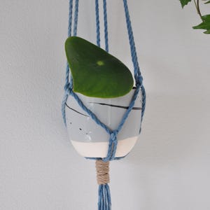 Handgjord keramisk suckulentkruka, ljusgrå med svarta stänk bild 12