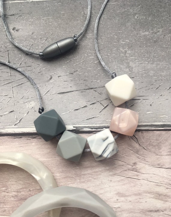 breastfeeding fiddle necklace