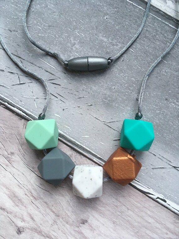 breastfeeding fiddle necklace