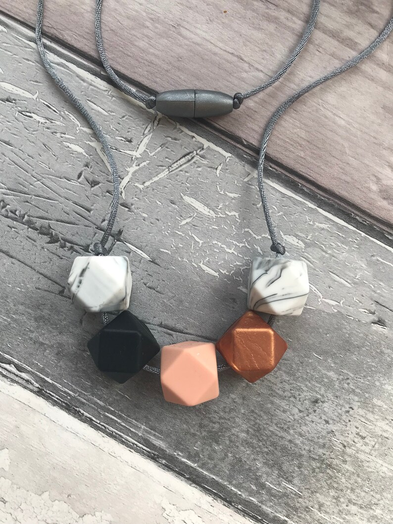 feeding necklace