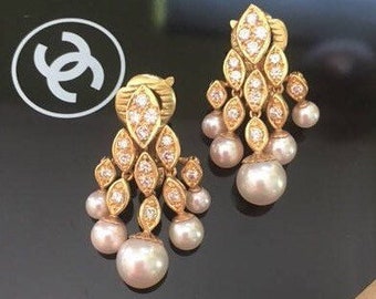 NEW REDUCTION!!....18k vintage yellow gold 1.50 carat flawless diamond and AAA Akoya pearl drop pierced earrings french backs elegant!