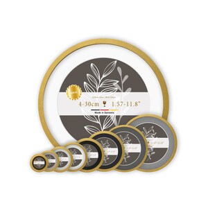 Può includere: Set di 7 piatti in vetro con bordo dorato e design floreale bianco. I piatti hanno un diametro da 4 cm a 30 cm. I piatti sono realizzati in Germania.