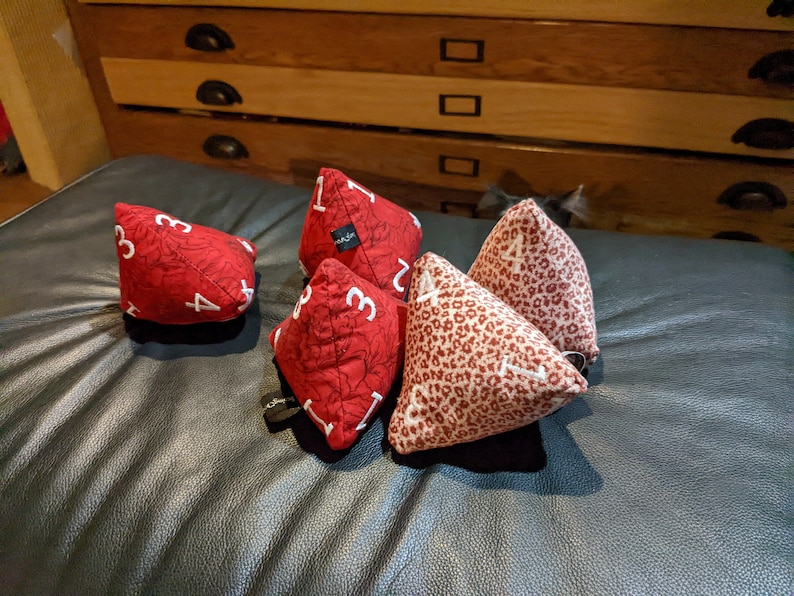 D4 Cat Toy Red