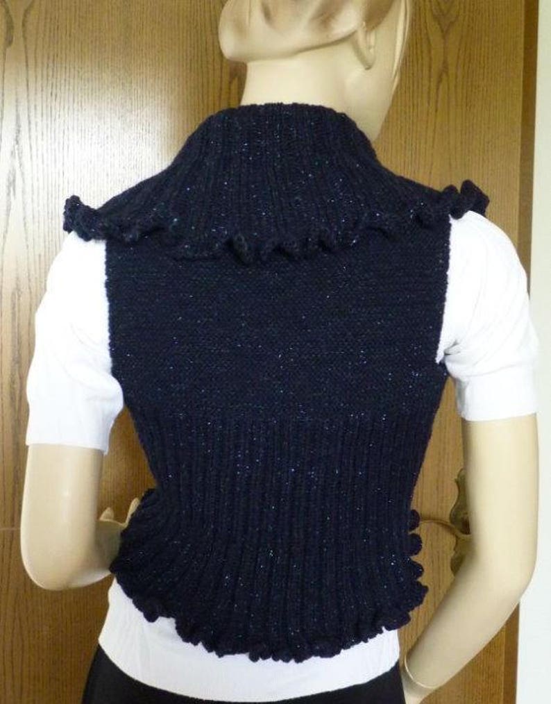 Vest round knitted in one piece handmade image 3