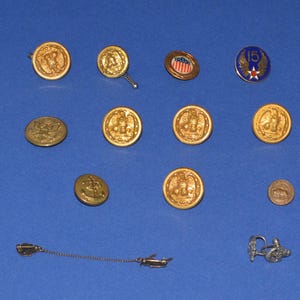 Collectible-Military Buttons and Tie Clips Vintage