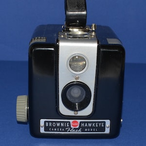 Camera/Photo-Vintage Kodak Brownie Hawkeye Flash Model Box Camera, 620 Film