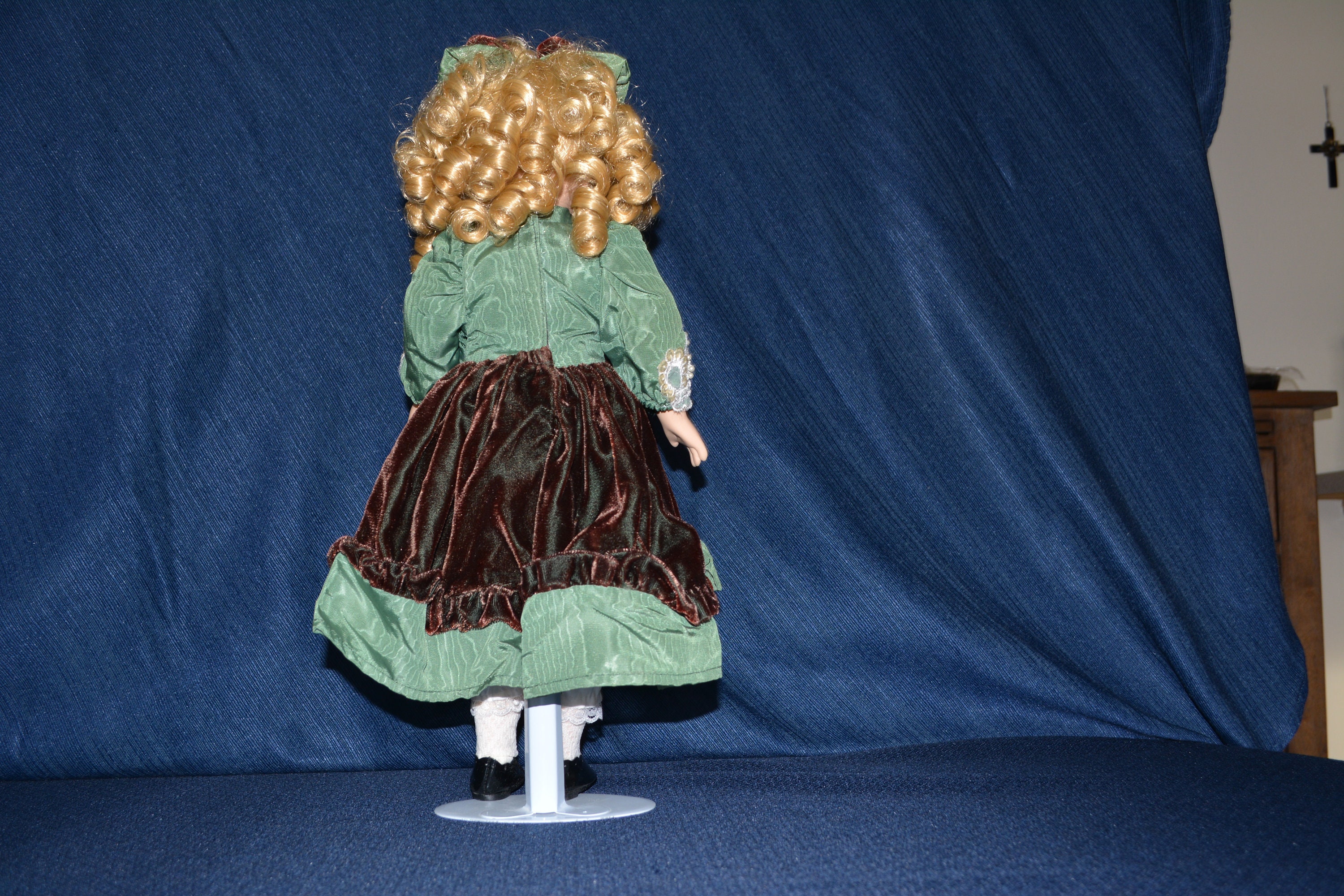 Dolls/toys-vintage Brass Key Porcelain Doll 16 Green and Brown Velvet Dress W/stand - Etsy