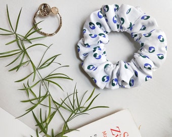 Provencal print Scrunchie made by hand in Paris, cotton, girl hair accessories, ethical beauty, women elastics hairdressing ties, child gift