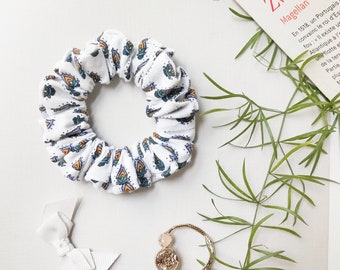 Provencal print Scrunchie made by hand in Paris, cotton, girl hair accessories, ethical beauty, women elastics hairdressing ties, child gift