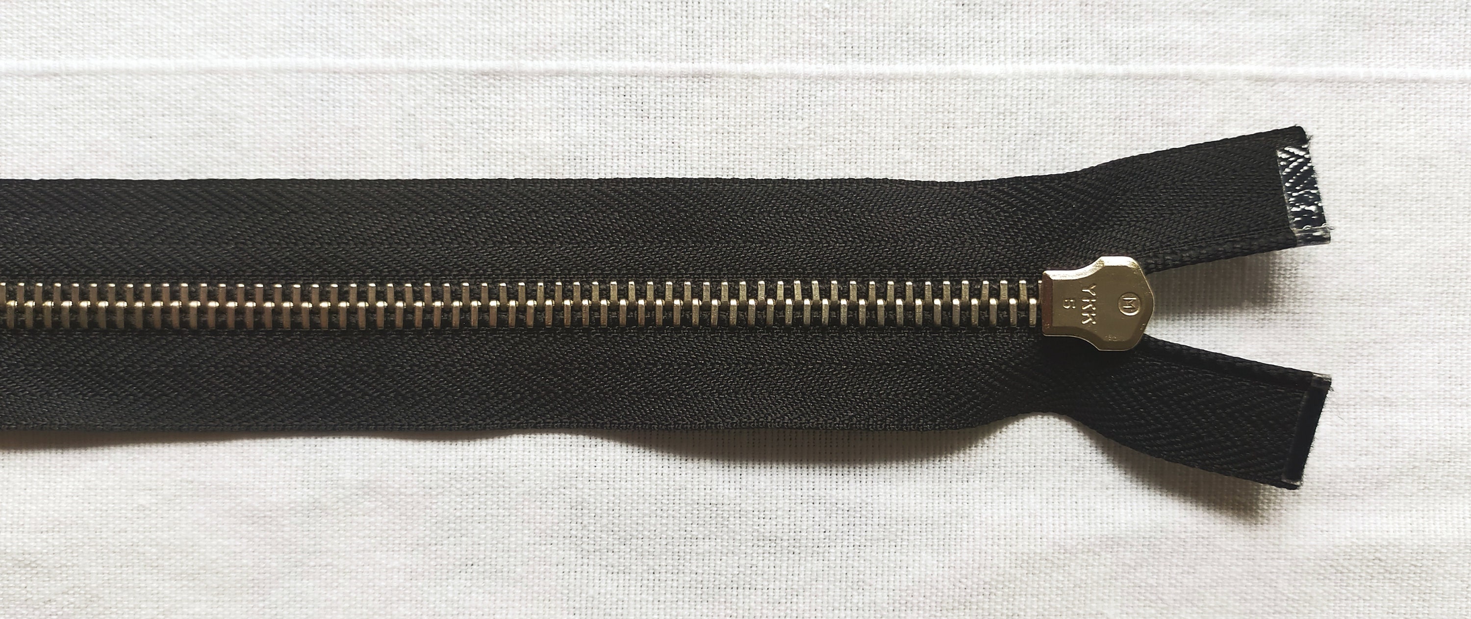 Zipper 44.5cm / Openend Slide Fastener Metal, Black, Silver Finish