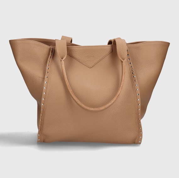 beige tote purse