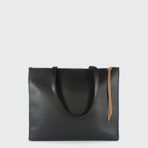 Full grain leather shopper tote bag Large black leather tote Mussleathers Black