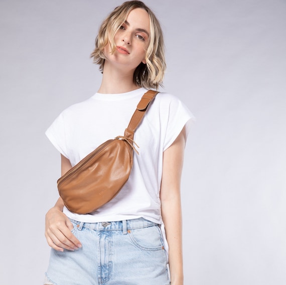 Leather belt bag