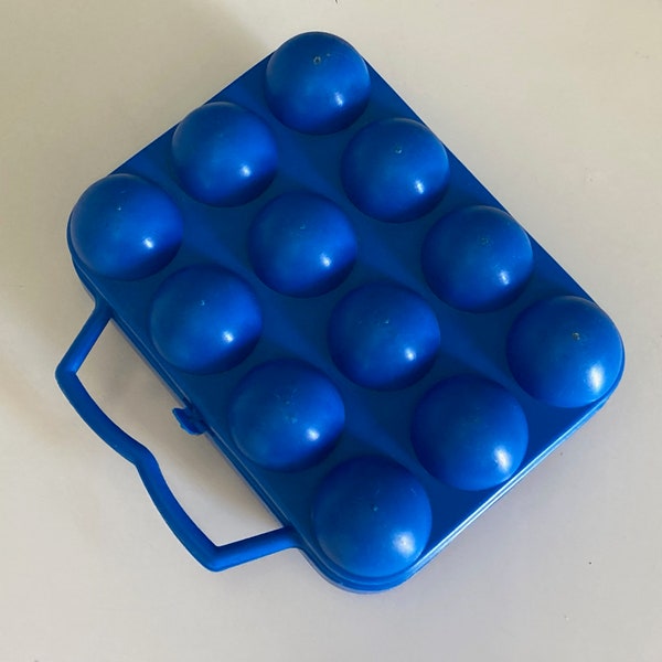 Boite à œufs plastique bleu vintage French vintage blue plastic eggs box