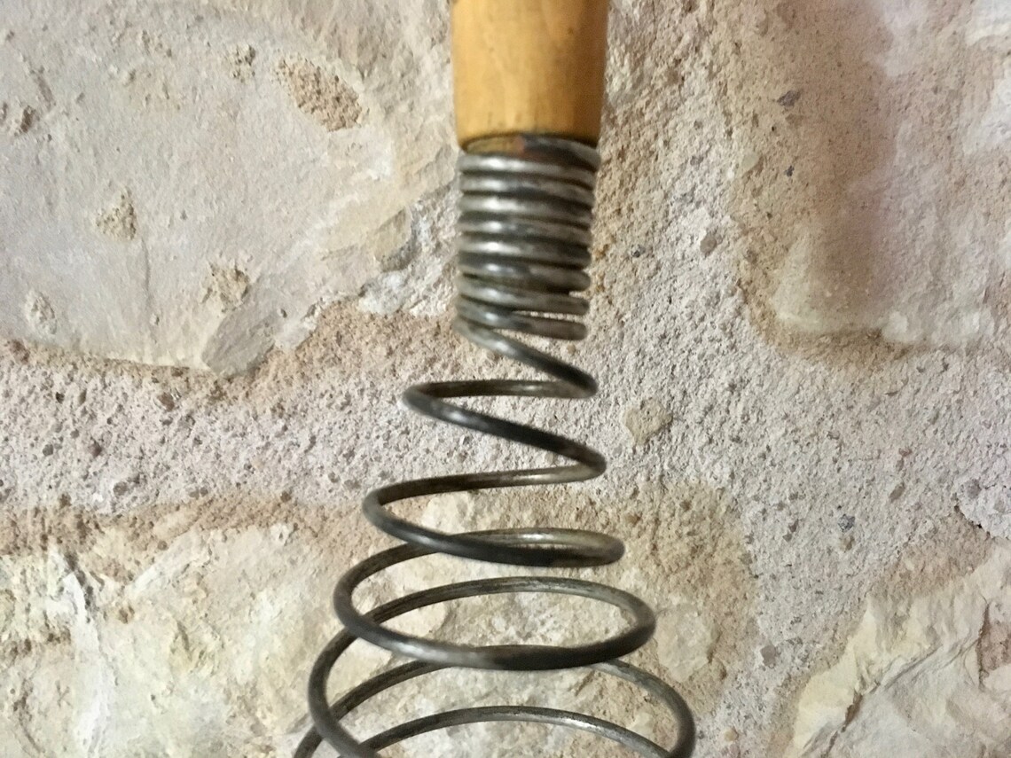 Altmodische Französisch Vintage Metall Küche Peitsche ...