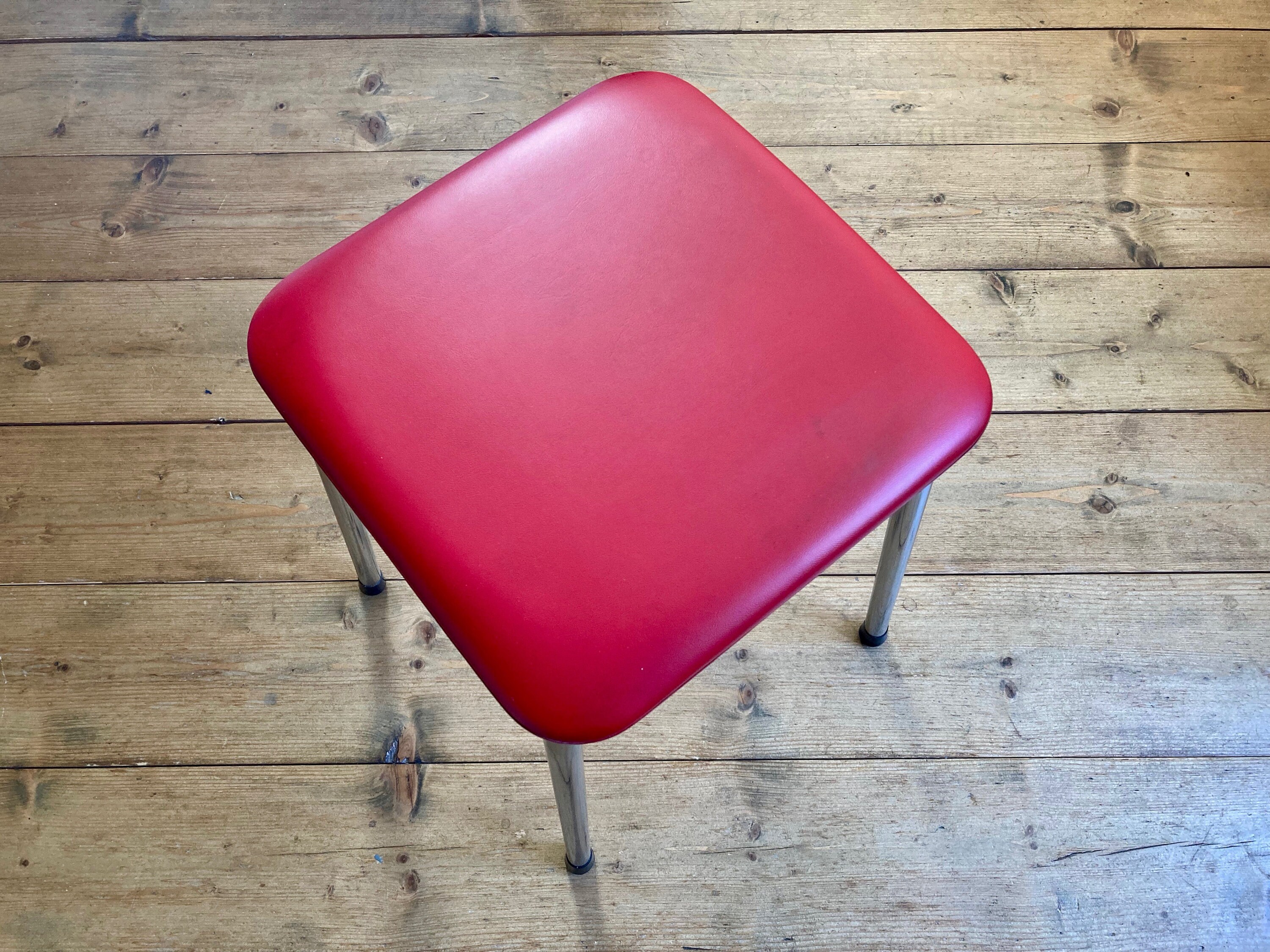 Tabouret Skai Rouge Ancien French Vintage Red Leatherette Stool