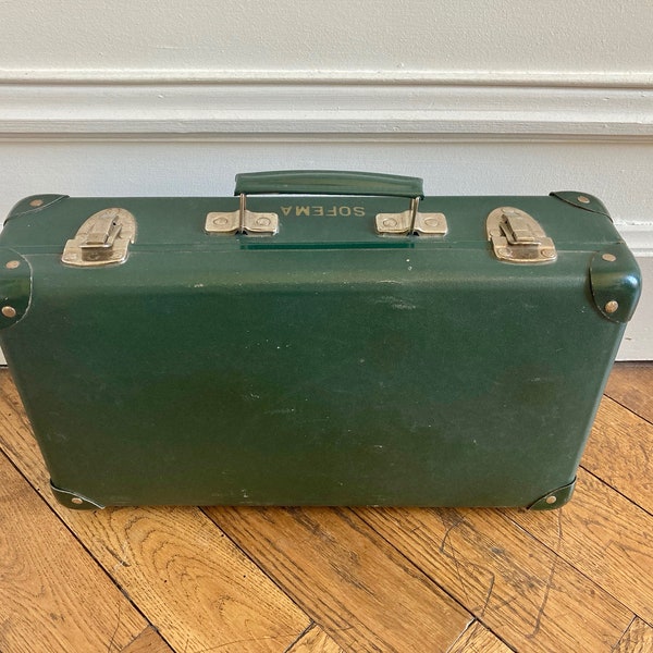 Alter grüner Kartonkoffer. Französischer Vintage-Koffer aus grünem Karton