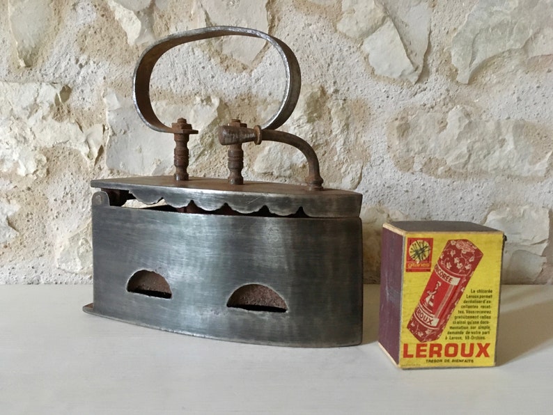 Ancien fer à repasser / Marque LE PARISIEN, Numéro 5 / XIXe