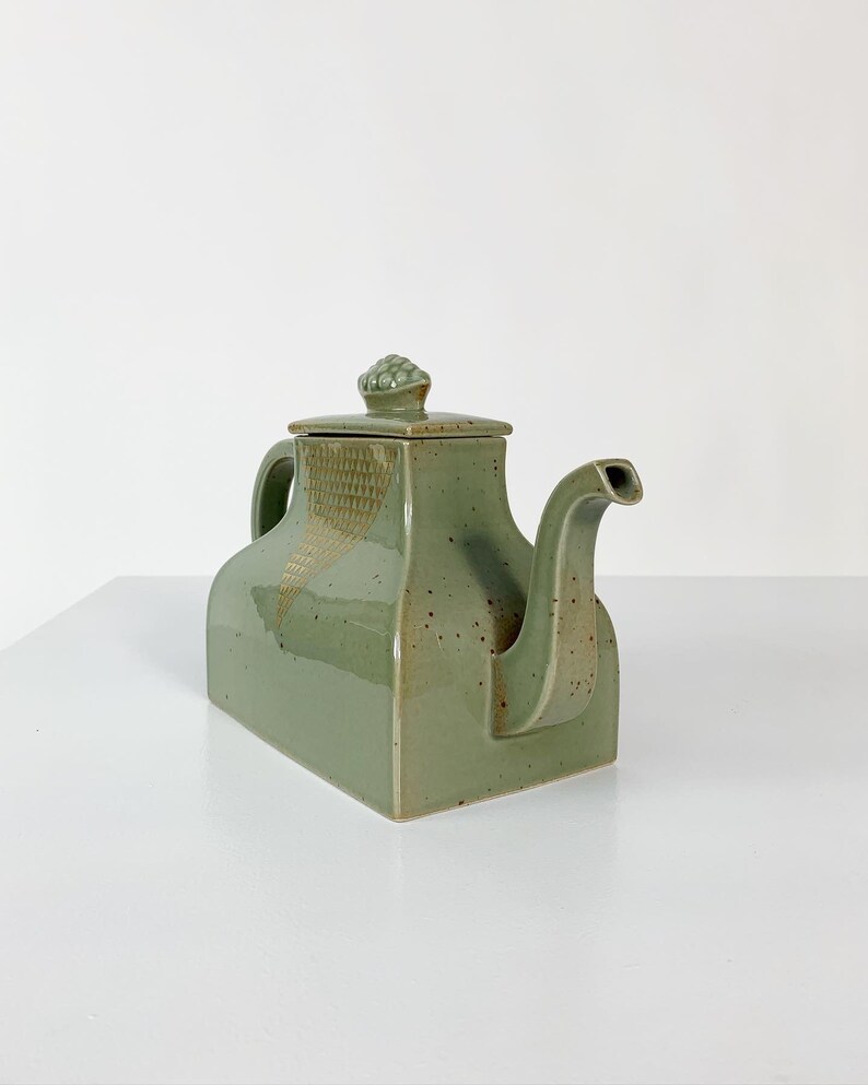 Signe Persson-Melin Teapot Rörstrand Kinesen 1980s Mid Century Porcelain Tea Pot Swedish Modern image 3