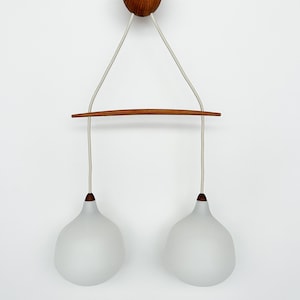 Uno & Östen Kristiansson Pendellampe Eiche Glas Doppel Hängelampe Luxus Schweden 1950er Jahre