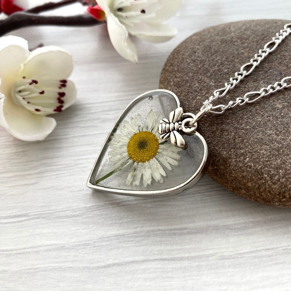 Pressed flower necklace,  Dried daisy necklace, Love heart gift, Resin jewellery, Handmade in Britain, Present for wife, Anniversary gift