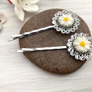 Boho silver hair slides with daisy detail, Hair clips for women in the UK, Bohemian floral wedding hair pins, Hair grips for flower girl