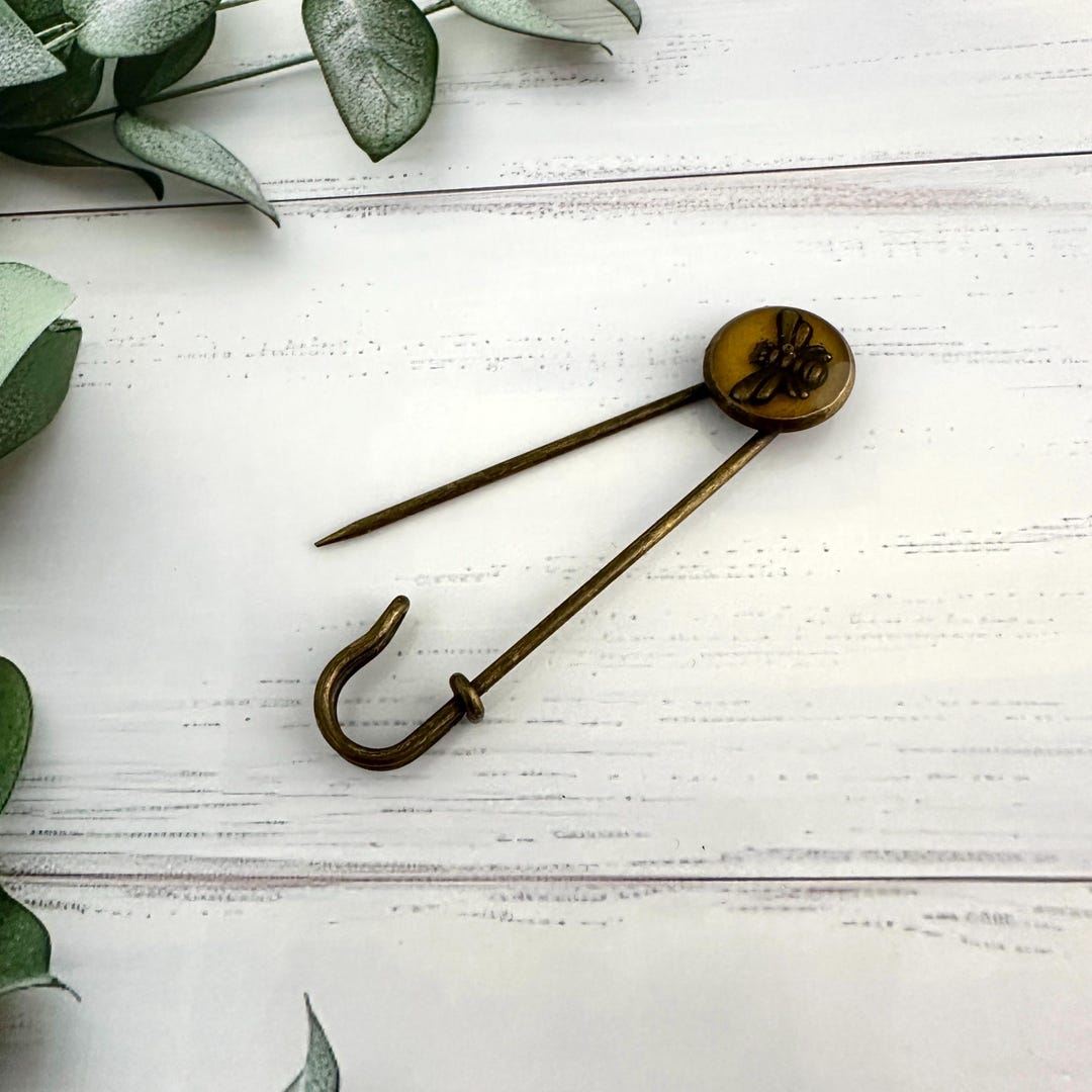 Bumblebee Kilt Pin, Metal Scarf Pin, Functional Safety Pin Brooch