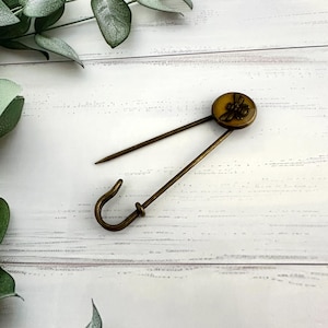 Bee scarf or kilt pin honeycomb yellow or jade, Bee charm brooch, Metal shawl pin, Brooches for women in the UK, Handmade in Britain