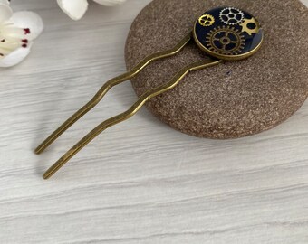 Steampunk metal bun pin or hair fork  with cogs and gears, Gift for engineer, Bronze bun pin with watch workings, Gift for Steampunk