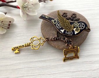 CENWA Sewing Worker Jewellery Tailor Gift Black and Gold Enamel Pin Sewing Machine Brooches Fashion Designer Gift Textile Worker Brooch 