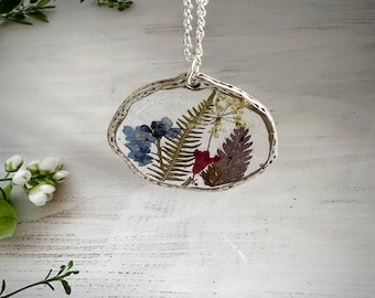 Pressed Wildflower Pendant, Forget me not necklace, Botanical Jewellery with Bee charm