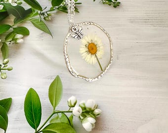 Real Daisy Resin Necklace, Silver Bee Charm, Pressed Flower Pendant