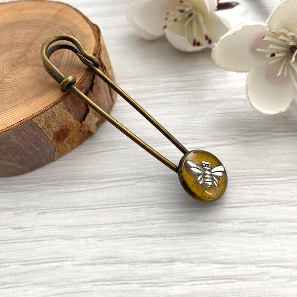 Bee safety pin brooch, Small bee kilt pin, Oversized granny pin, Strong metal sweater pin, Simple brooch for woman, Pashmina or hijab pin