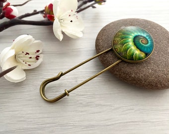 Metal shawl pin with fossil detail, Ammonite Kilt pin, Picture scarf pin, Emerald green brooch, Brooches for women in the UK, Cabochon pin