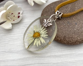 Real daisy pendant necklace on a mustard yellow cord, April birth flower, Boho necklace with pressed flower, Bohemian resin jewellery in UK