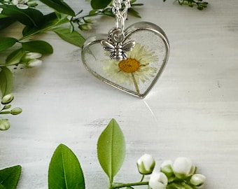 Handmade Pressed Daisy Heart Necklace: Resin Botanical Jewelry