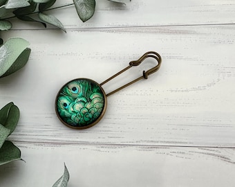 Emerald Green Peacock Feather Shawl Pin - Antique Bronze Kilt Brooch