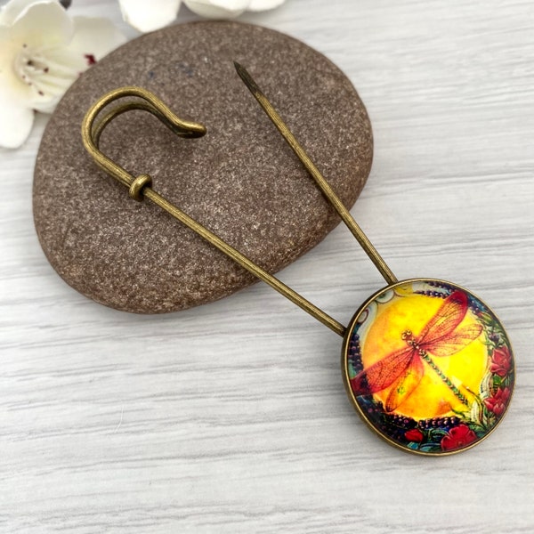 Metal shawl pin with dragonfly picture detail, Autumn tone scarf pin, Dragonfly Kilt pin, Picture hijab pin, Brooches for women in the UK