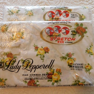 Pair of Two Vintage Lady Pepperell Twin Sized Fitted Bottom Sheets 1970's Floral Sheets