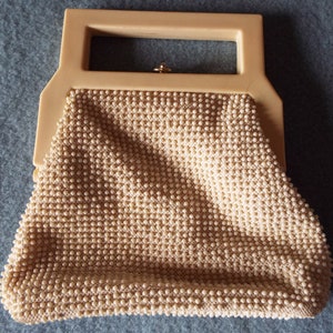 Bolso vintage de cuentas de marfil de 1950 con asa de baquelita