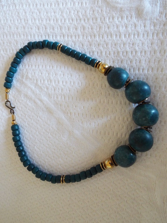Vintage 1980's Stone Beaded Blue Necklace Blue & G